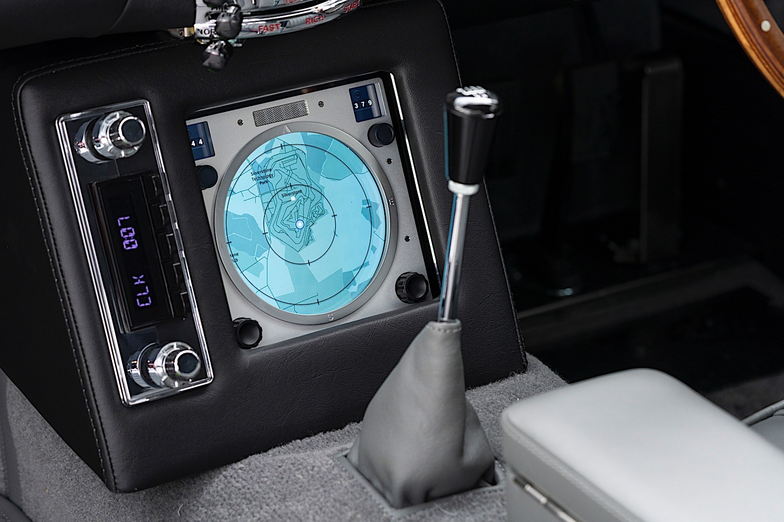 The radar screen tracker map inside the DB5